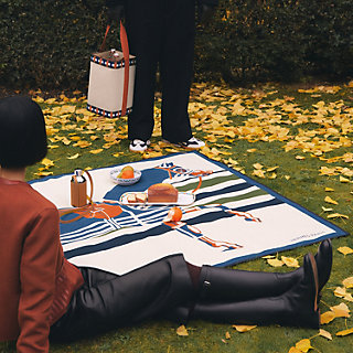 Cheval a la Couverture picnic mat - Blue | Hermès USA